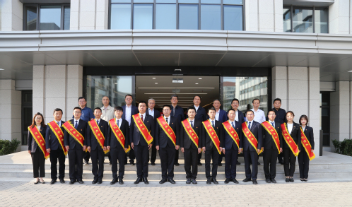 致敬楷模风范激扬青春实力  ――bevictor伟德官网集团开展劳模宣讲会暨十佳青年表扬会